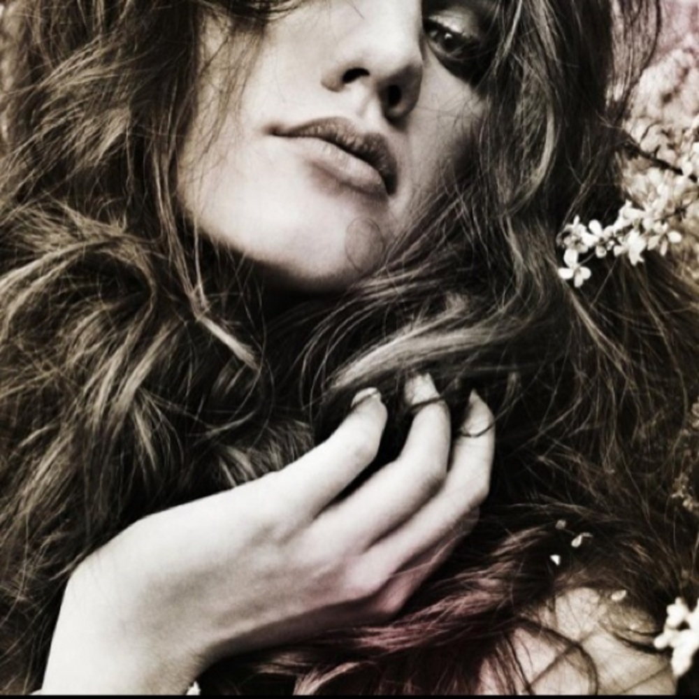 Meet your Posher, Iris